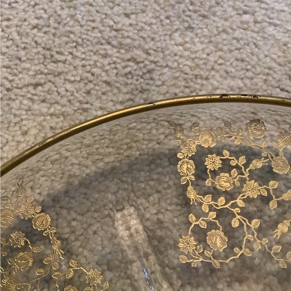 Vintage Plate with Gold pattern on glass legs - Picture 5 of 8